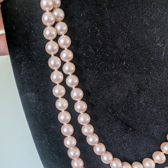 Elegant Faux Pearl Necklace - Picture 5 of 7